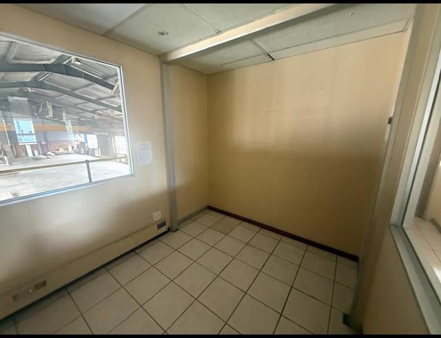 1,300M² WAREHOUSE TO LET IN ALRODE